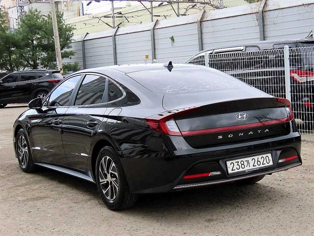 HYUNDAI Sonata - Vista 3