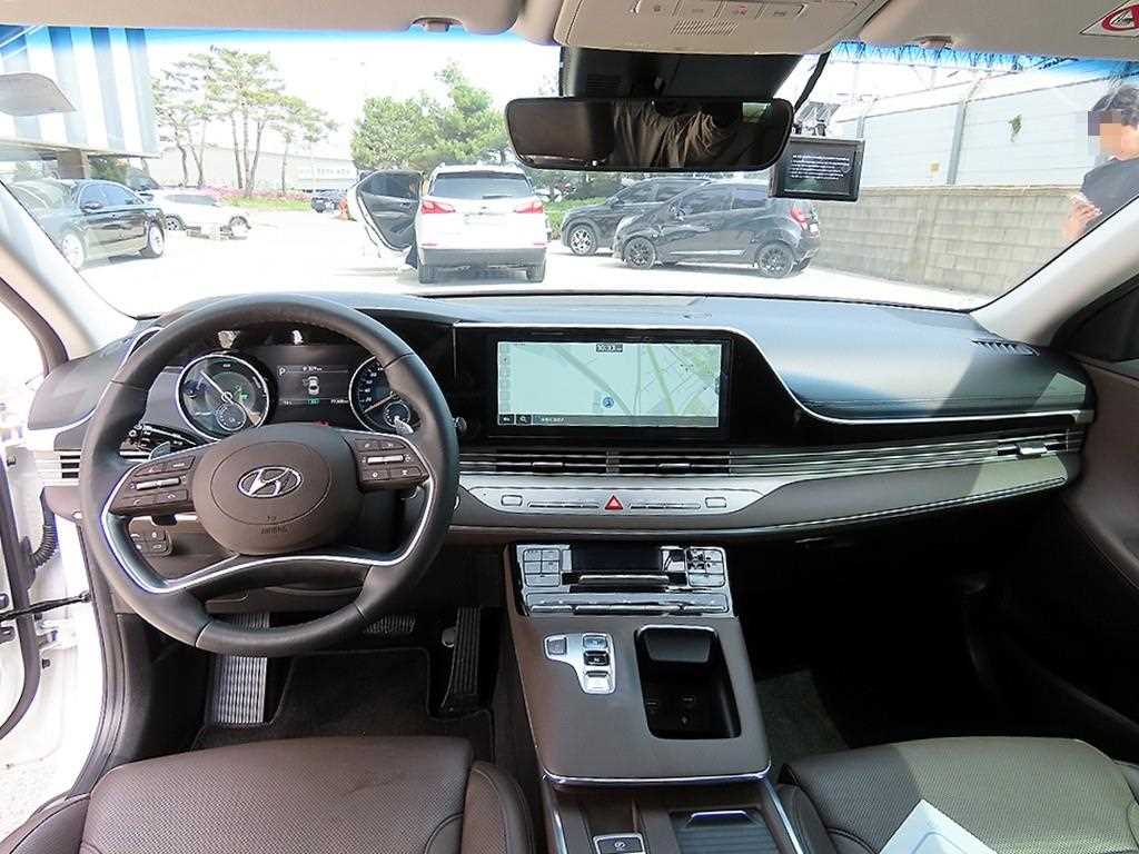HYUNDAI Grandeur - Vista 7