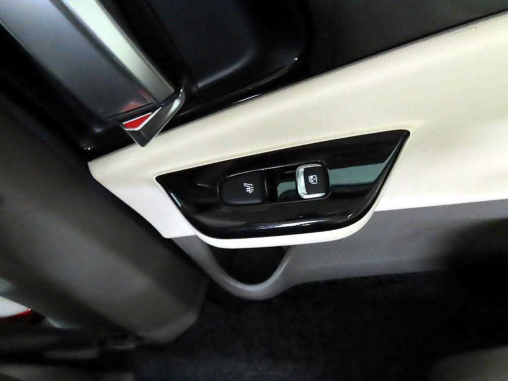 KIA Carnival - Vista 12