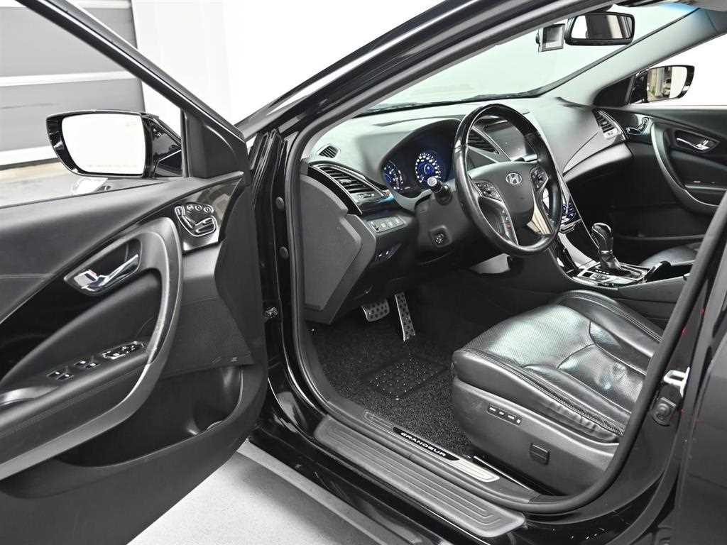 HYUNDAI Grandeur - Vista 11