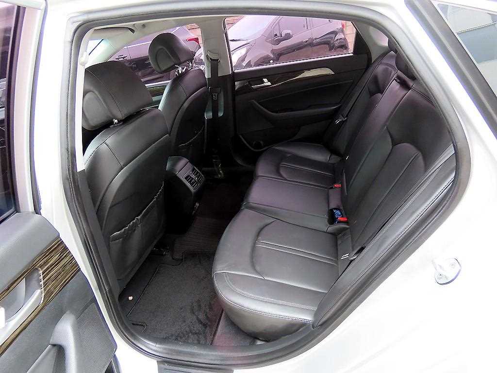 HYUNDAI Sonata - Vista 6