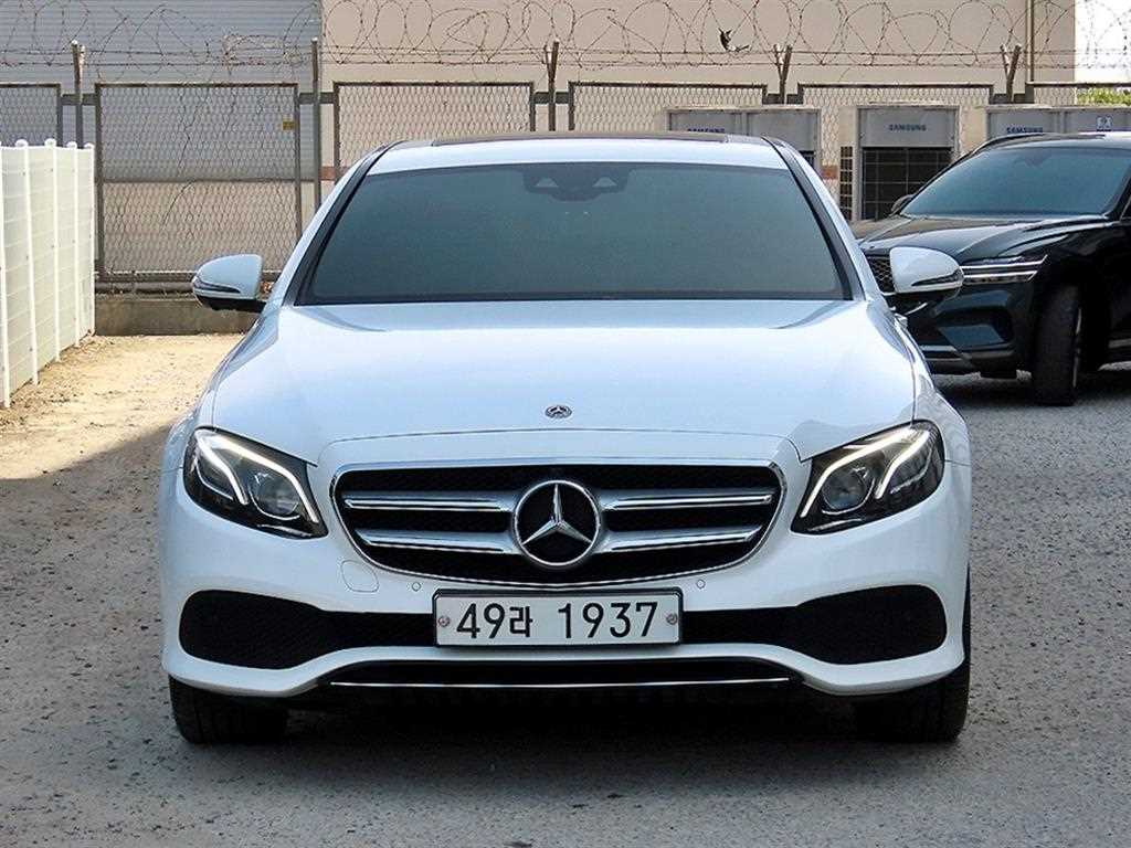 Mercedes Benz E class 2019 Blanco - Importación desde Corea - HF Imports Iquique - Foto 1