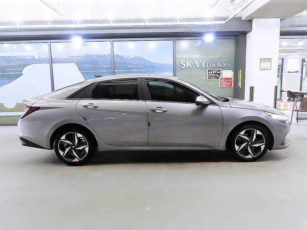 HYUNDAI Avante - Vista 3