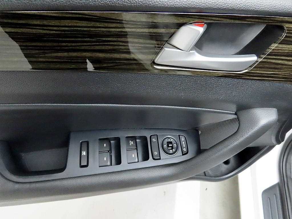 HYUNDAI Sonata - Vista 11