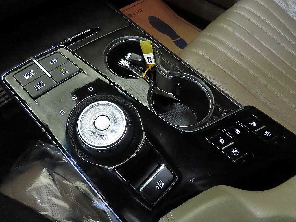 KIA K8 - Vista 12