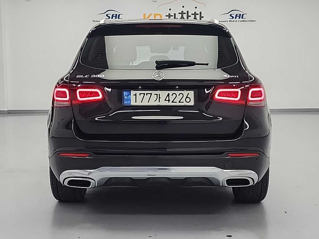 Mercedes Benz GLC Class - Vista 3