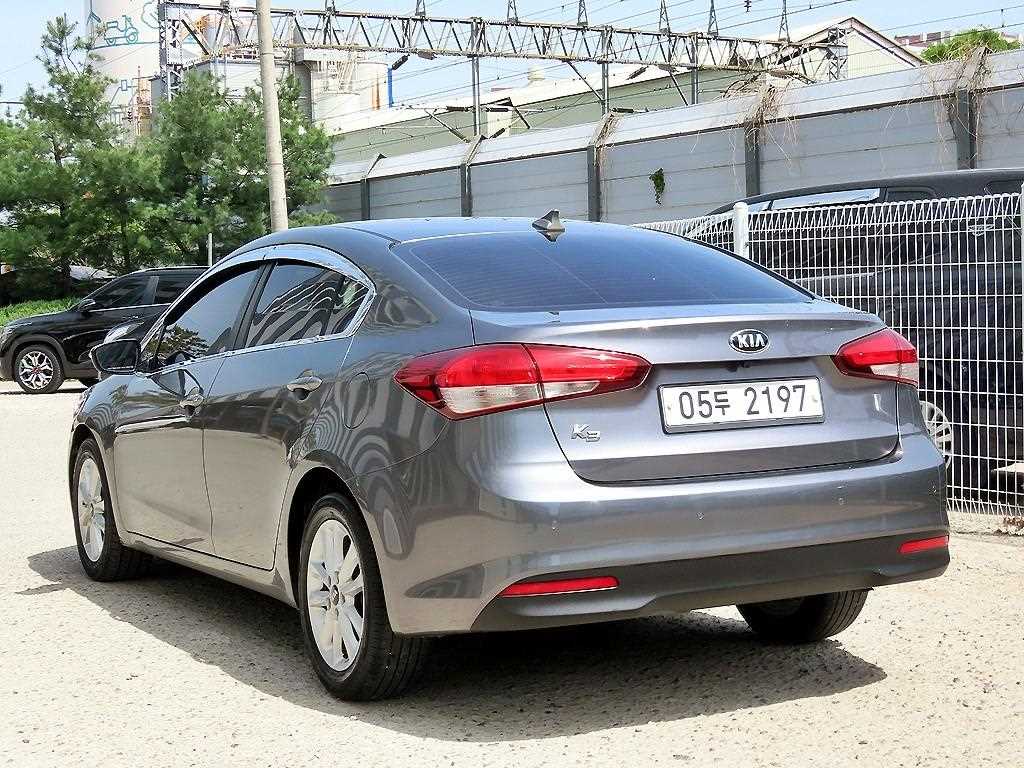 KIA K3 - Vista 3