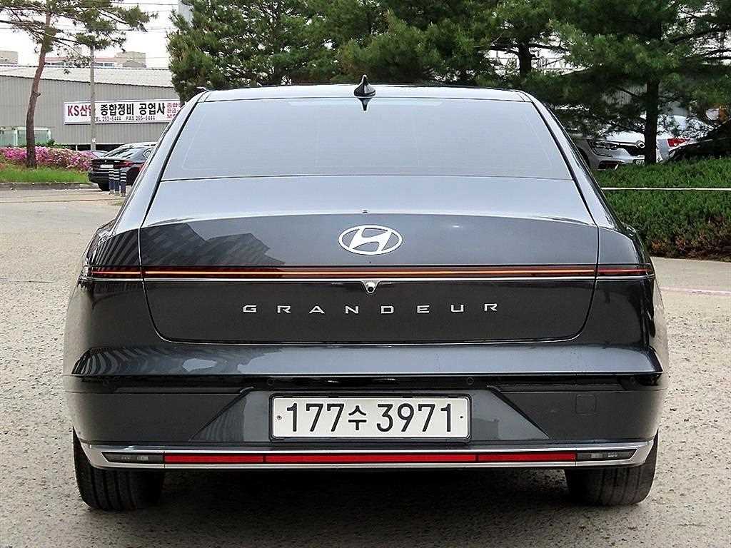 HYUNDAI Grandeur - Vista 4
