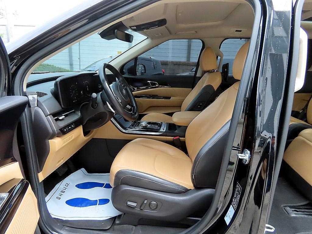 KIA Carnival - Vista 5