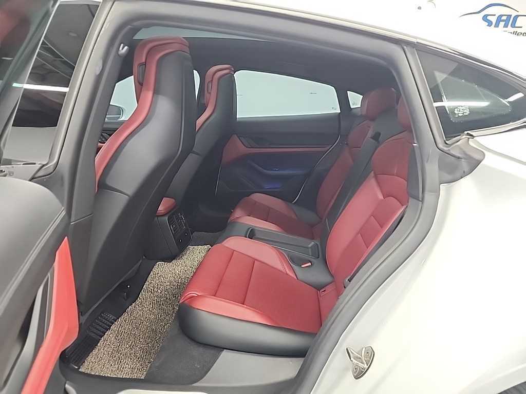 Porsche Taycan - Vista 12