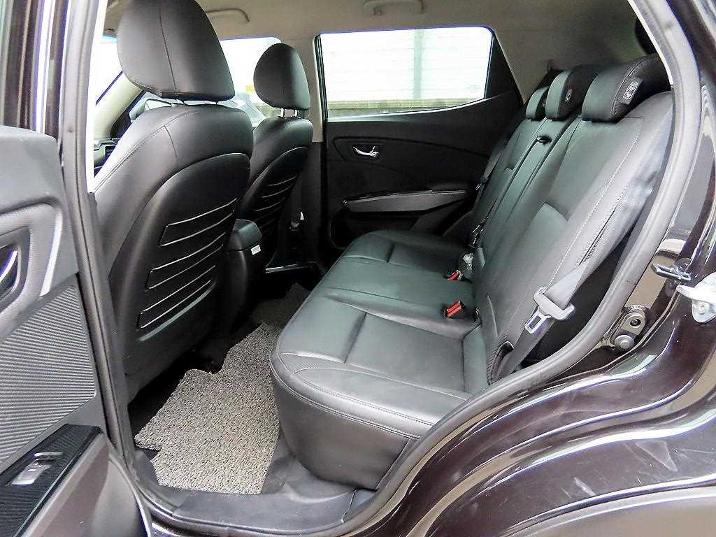 Ssangyong Tivoli - Vista 6