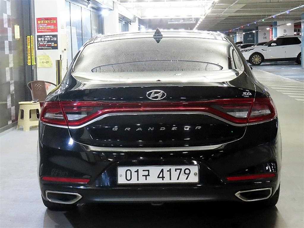 HYUNDAI Grandeur - Vista 5