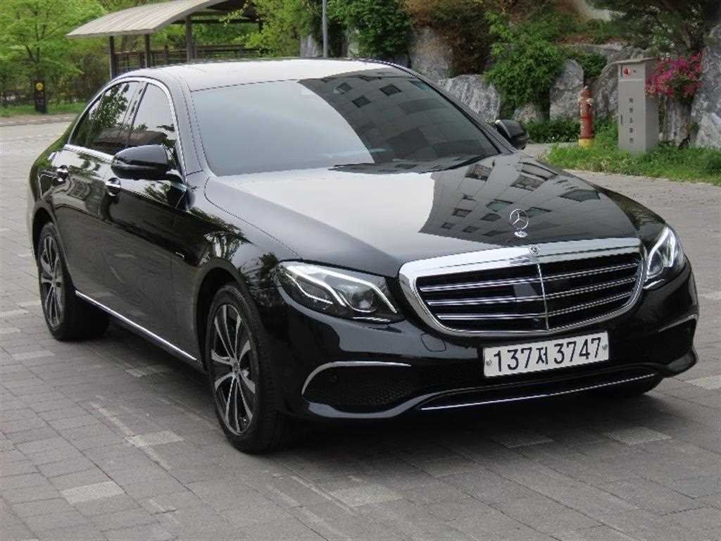 Mercedes Benz E class - Vista 2