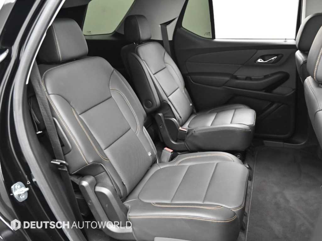 Chevrolet Travers - Vista 12