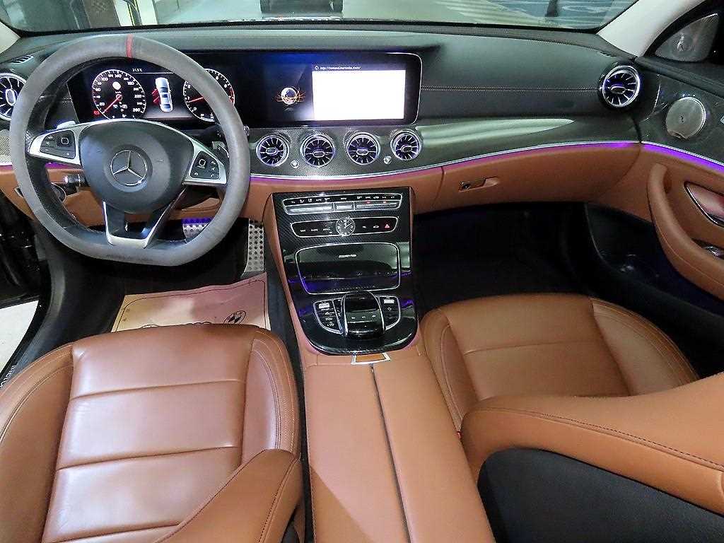 Mercedes Benz E class - Vista 10