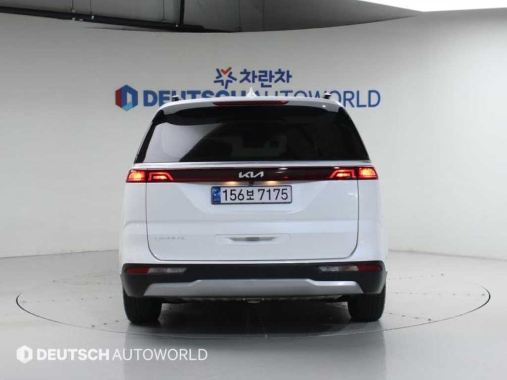 KIA Carnival - Vista 4