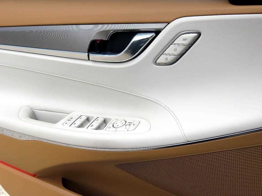 HYUNDAI Grandeur - Vista 12