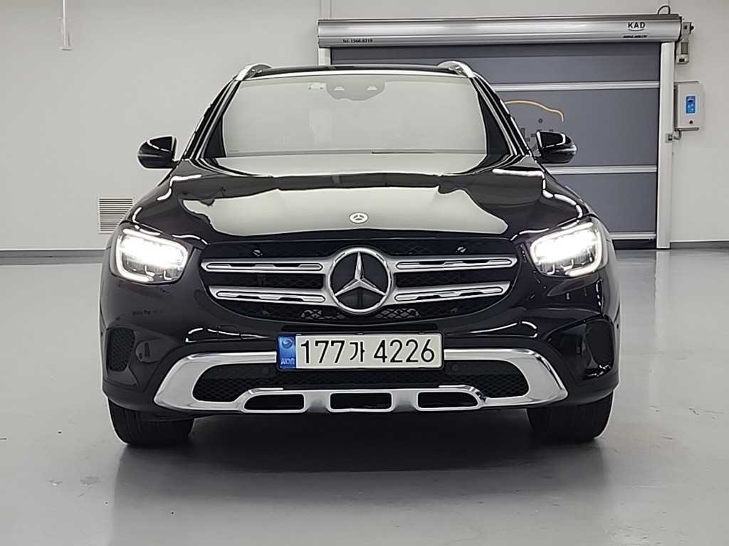 Mercedes Benz GLC Class - Vista 2