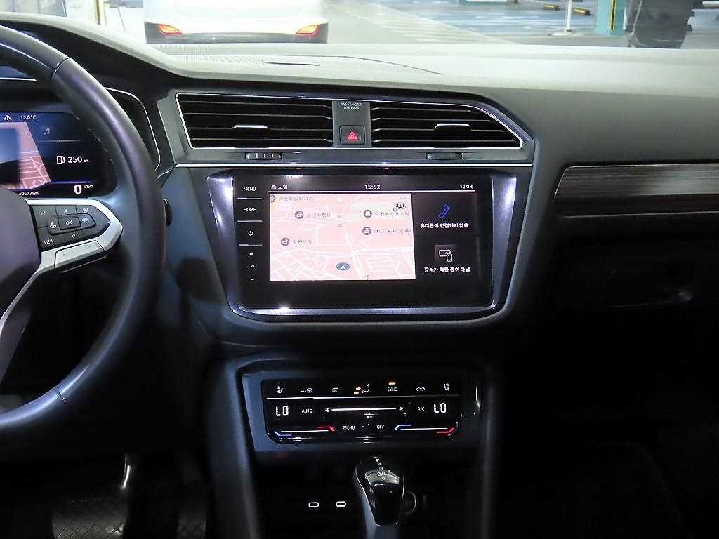 Volkswagen Tiguan - Vista 11