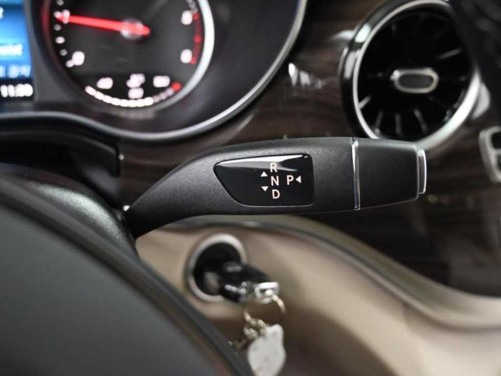 Mercedes Benz V Class - Vista 9