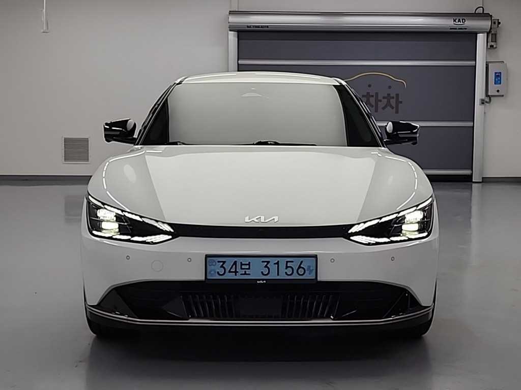 KIA EV6 2022 Blanco - Importación desde Corea - HF Imports Iquique - Foto 1