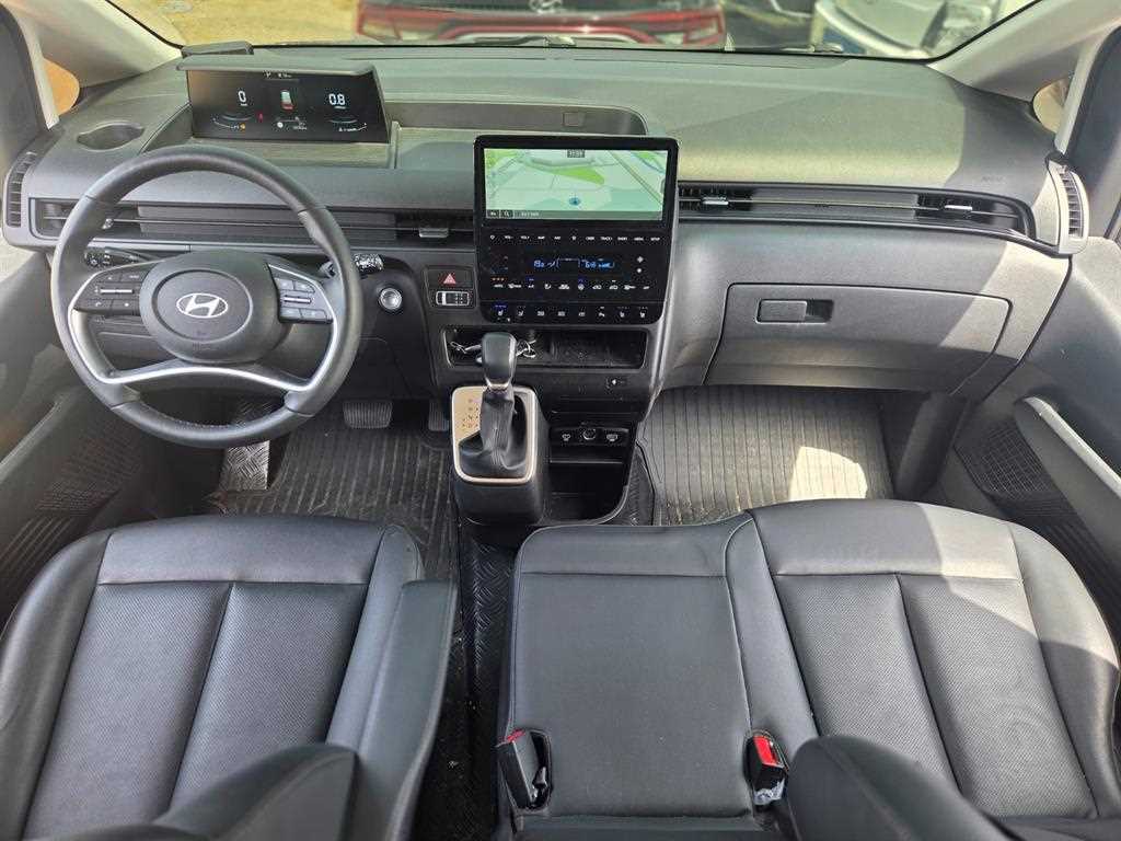 HYUNDAI Staria - Vista 8