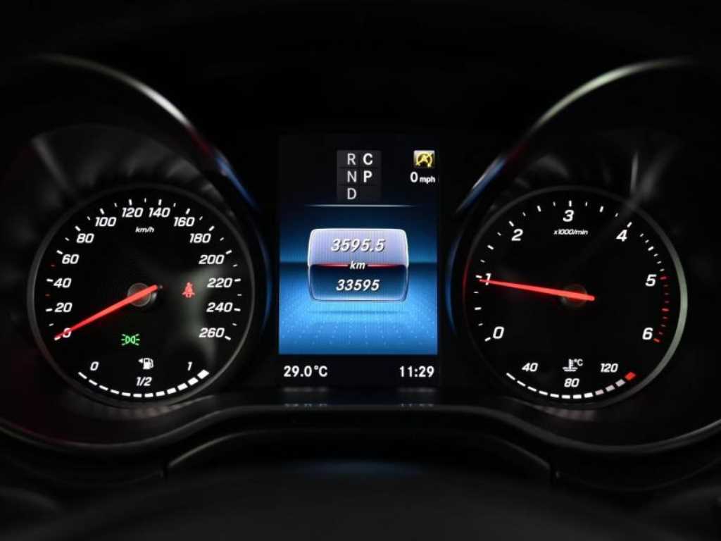 Mercedes Benz V Class - Vista 8