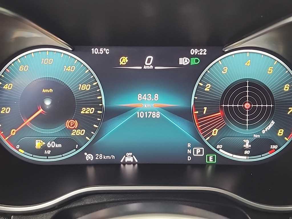 Mercedes Benz GLC Class - Vista 6