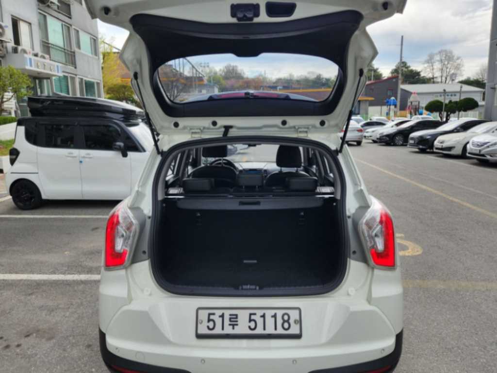 Ssangyong Tivoli - Vista 4