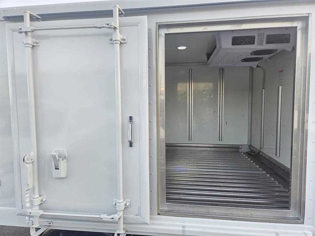 Small Truck Freezer Box(Low Deck) - Vista 6