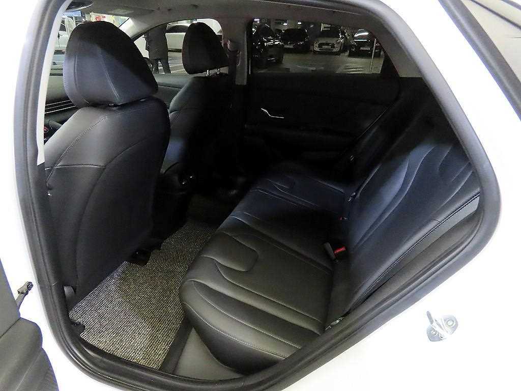 HYUNDAI Avante - Vista 7