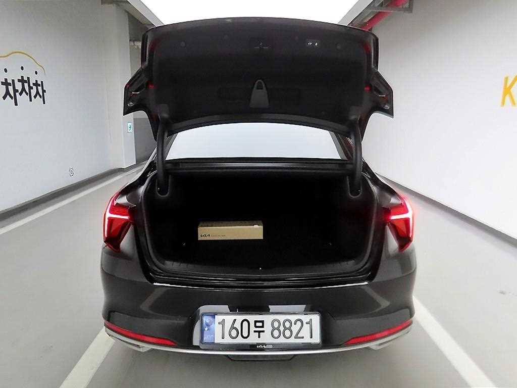 KIA K8 - Vista 5