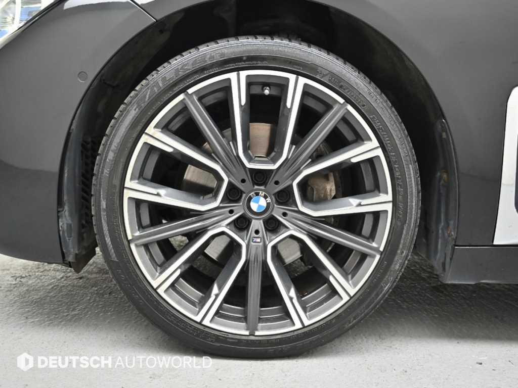 BMW 7 Series - Vista 5