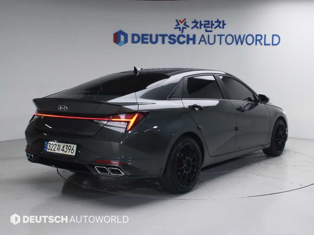 HYUNDAI Avante - Vista 2