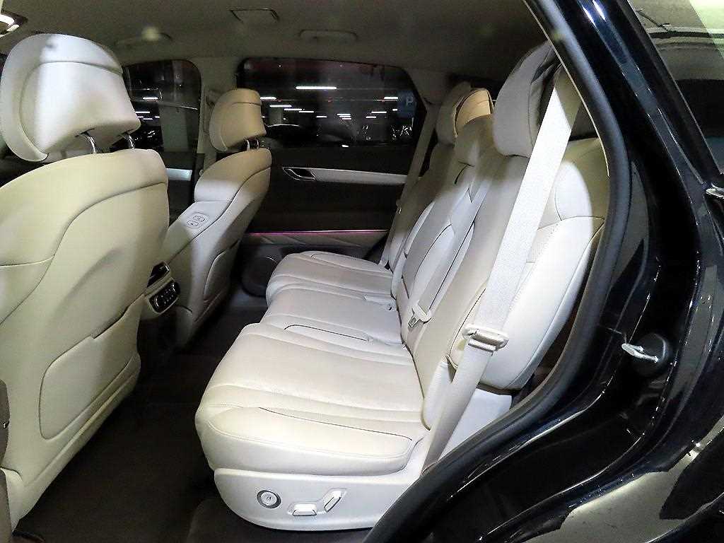 Genesis GV80 - Vista 7
