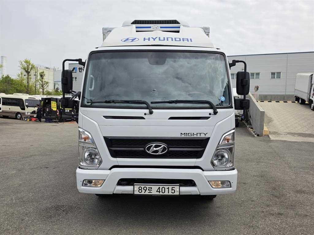 medium and large cargo truck - Vista 3