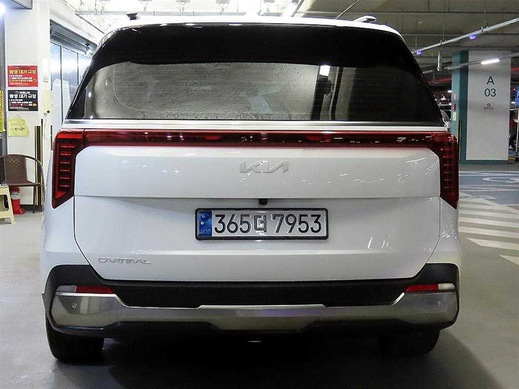 KIA Carnival - Vista 5