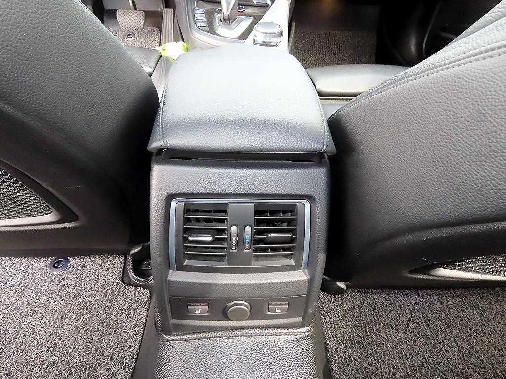 BMW 3 series 2018 Gris - Importación desde Corea - HF Imports Iquique - Foto 17