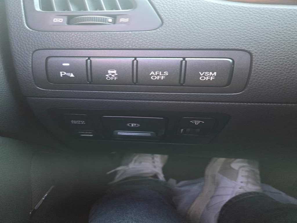 HYUNDAI Equus - Vista 7