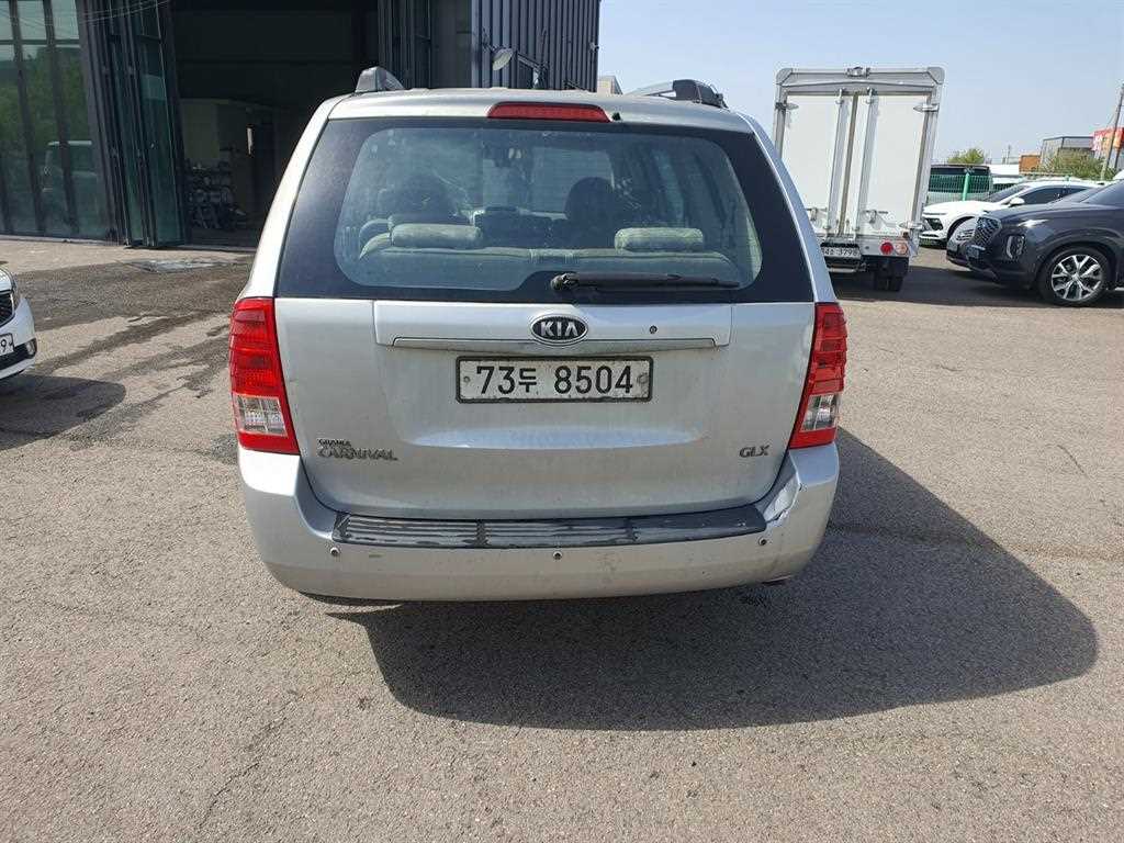 KIA Carnival - Vista 4
