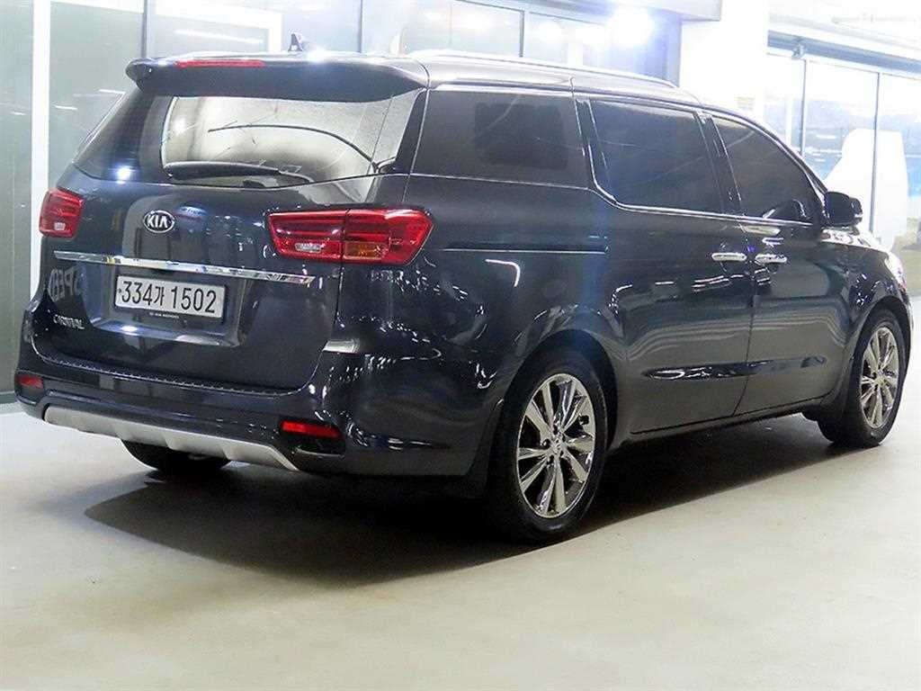 KIA Carnival - Vista 4