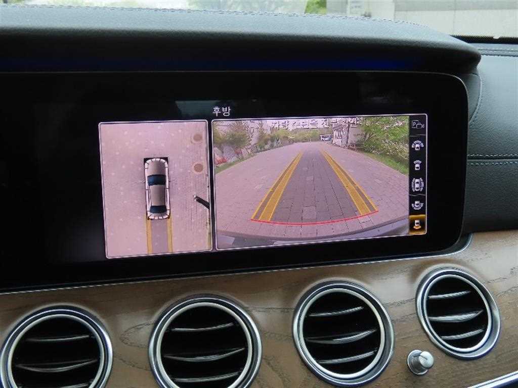 Mercedes Benz E class - Vista 9