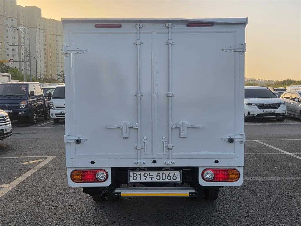 Small Truck Freezer Box(Low Deck) - Vista 4