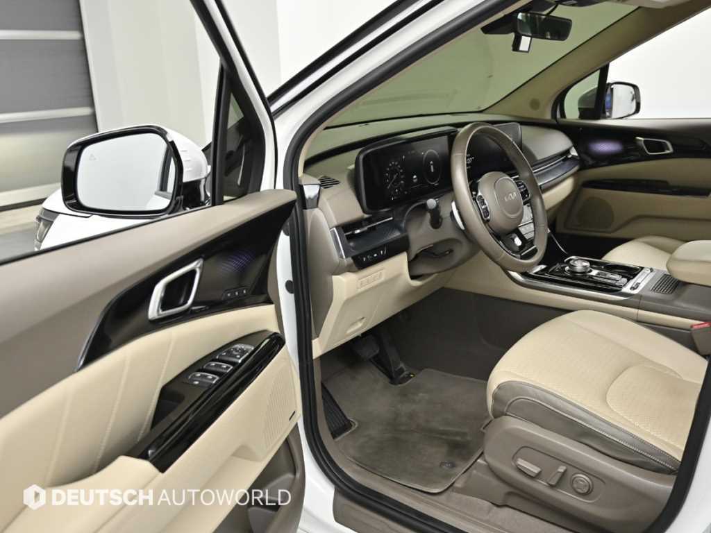 KIA Carnival - Vista 11