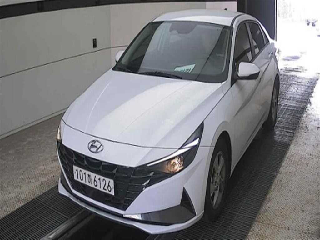 HYUNDAI Avante - Vista 2