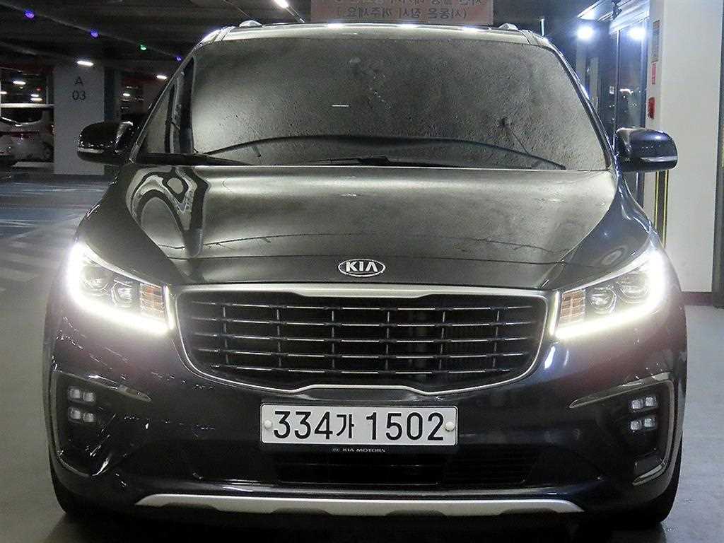 KIA Carnival - Vista 2