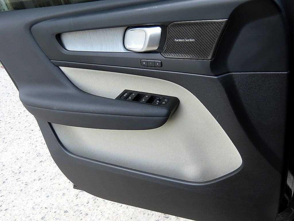 Volvo XC40 - Vista 11