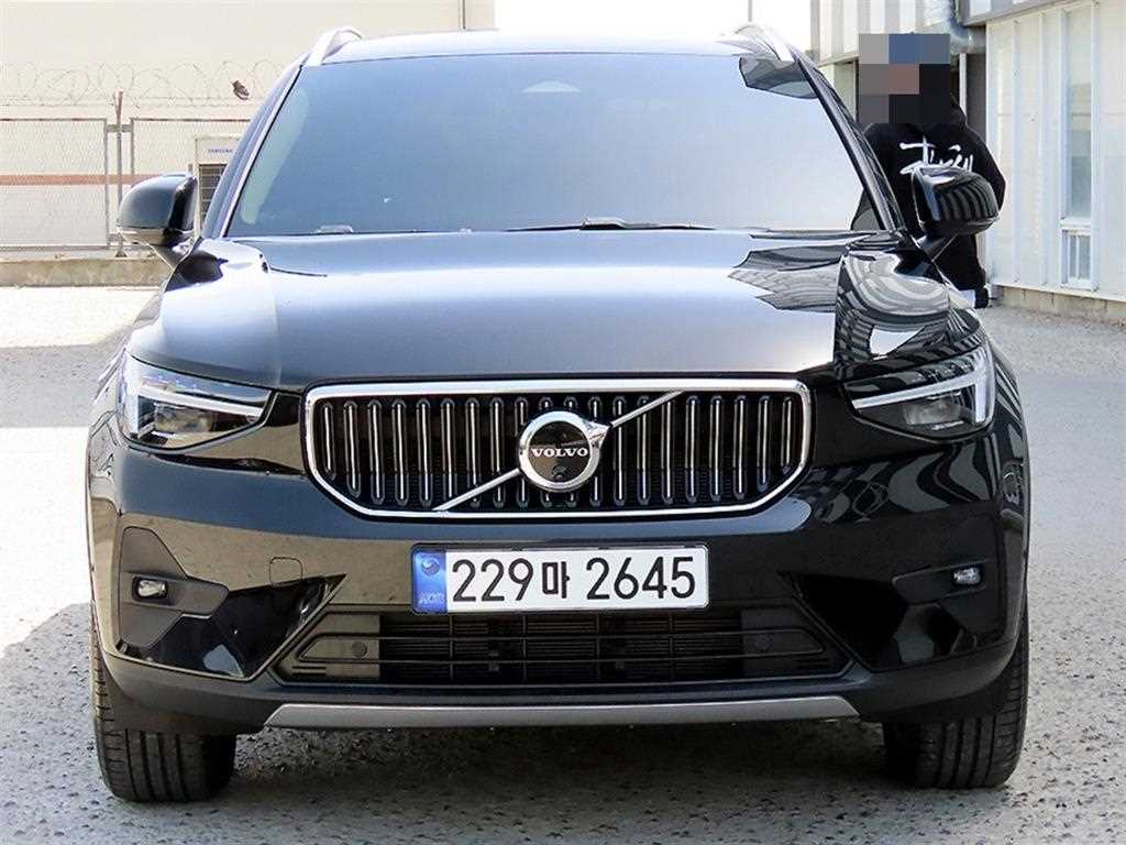 Volvo XC40 2024 Negro - Importación desde Corea - HF Imports Iquique - Foto 1