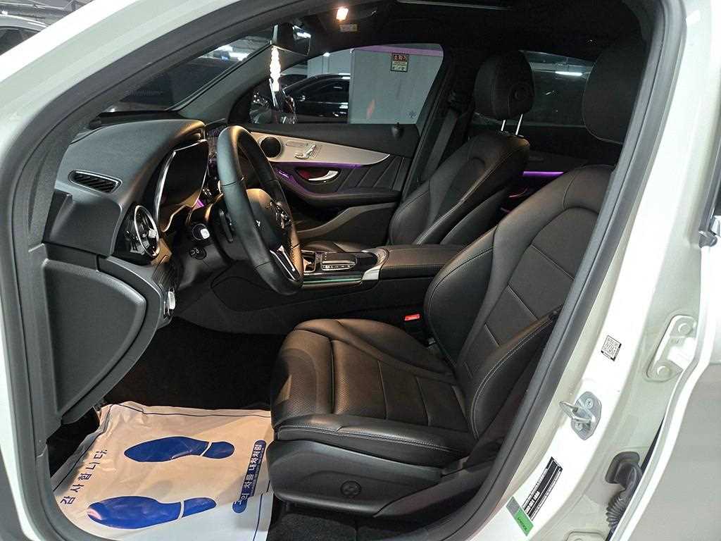 Mercedes Benz GLC Class - Vista 5