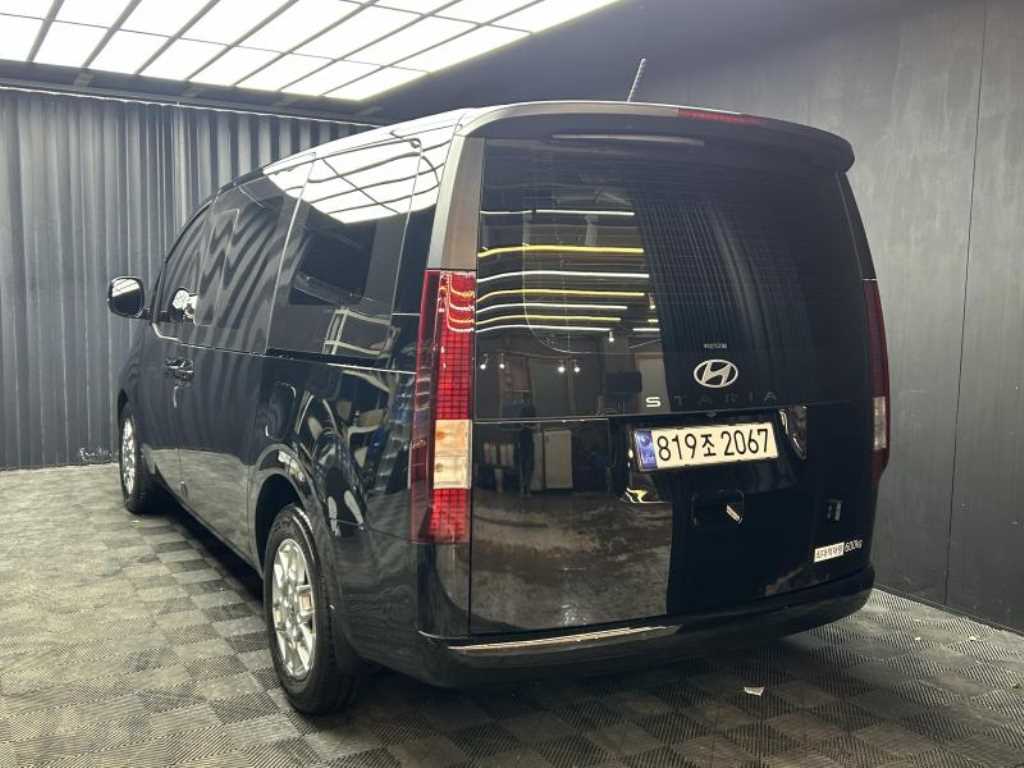 HYUNDAI Staria - Vista 5